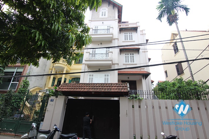 Spacious swimming pool house for rent in Tay Ho